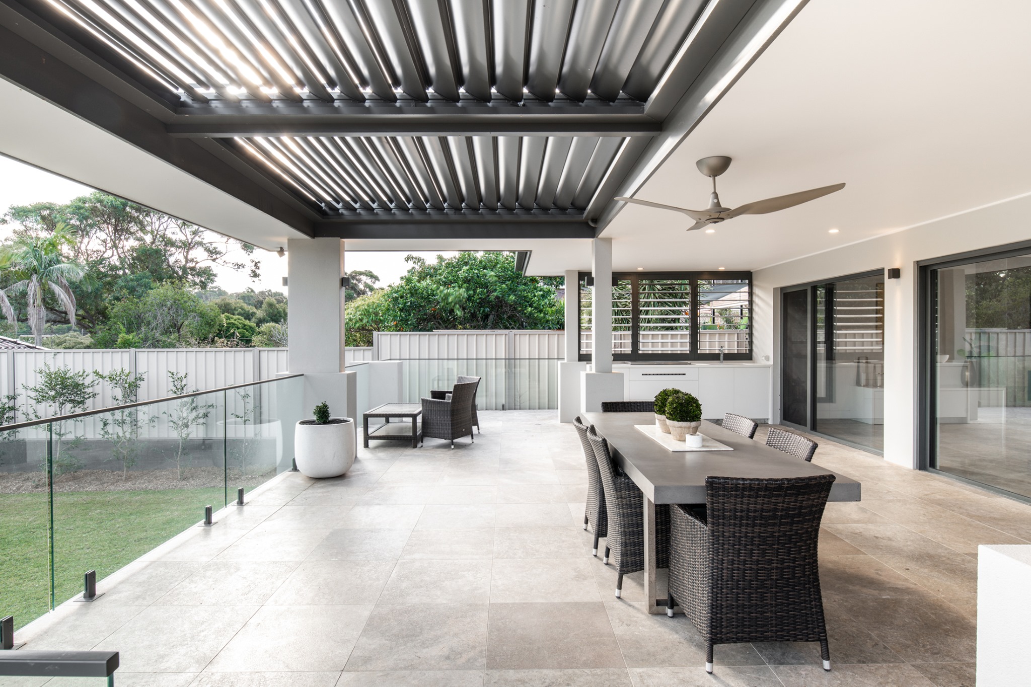 different-roof-styles-for-patios-vergola